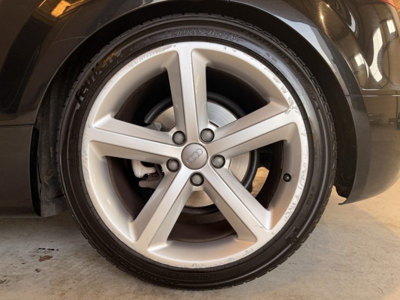 AUDI TT 2.0 FSI / 200CH / S LINE / SIÈGES SPORT CUIR / RADAR RECUL / SONO / 2010 / 181.000KM / 