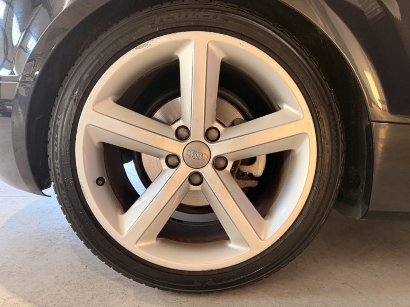 AUDI TT 2.0 FSI / 200CH / S LINE / SIÈGES SPORT CUIR / RADAR RECUL / SONO / 2010 / 181.000KM / 