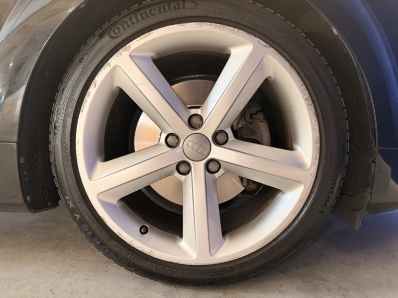 AUDI TT 2.0 FSI / 200CH / S LINE / SIÈGES SPORT CUIR / RADAR RECUL / SONO / 2010 / 181.000KM / 