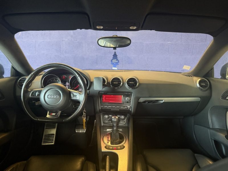 AUDI TT 2.0 FSI / 200CH / S LINE / SIÈGES SPORT CUIR / RADAR RECUL / SONO / 2010 / 181.000KM / 