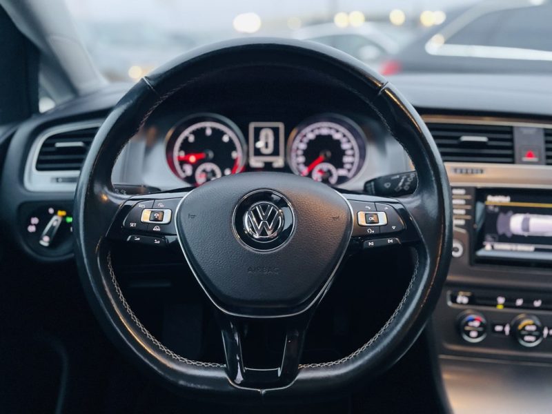 VOLKSWAGEN GOLF 1.6 TDI 105 ch BVM5 - CAMERA RECUL - ENTRETIEN COMPLET