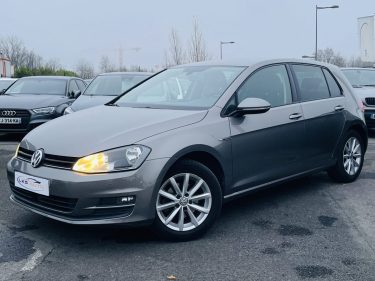 VOLKSWAGEN GOLF 1.6 TDI 105 ch BVM5 - CAMERA RECUL - ENTRETIEN COMPLET