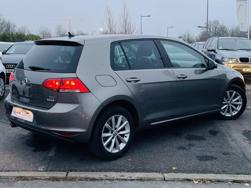 VOLKSWAGEN GOLF 1.6 TDI 105 ch BVM5 - CAMERA RECUL - ENTRETIEN COMPLET