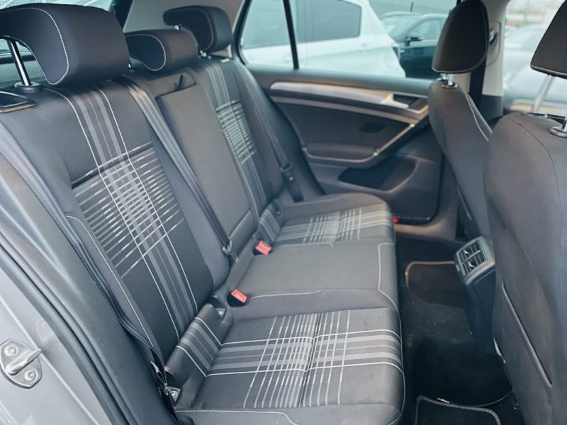 VOLKSWAGEN GOLF 1.6 TDI 105 ch BVM5 - CAMERA RECUL - ENTRETIEN COMPLET