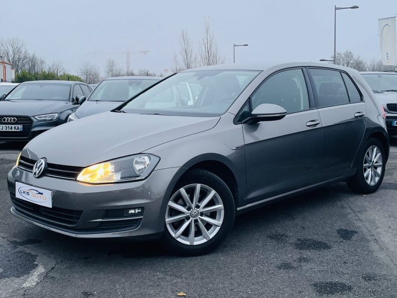 VOLKSWAGEN GOLF 1.6 TDI 105 ch BVM5 - CAMERA RECUL - ENTRETIEN COMPLET