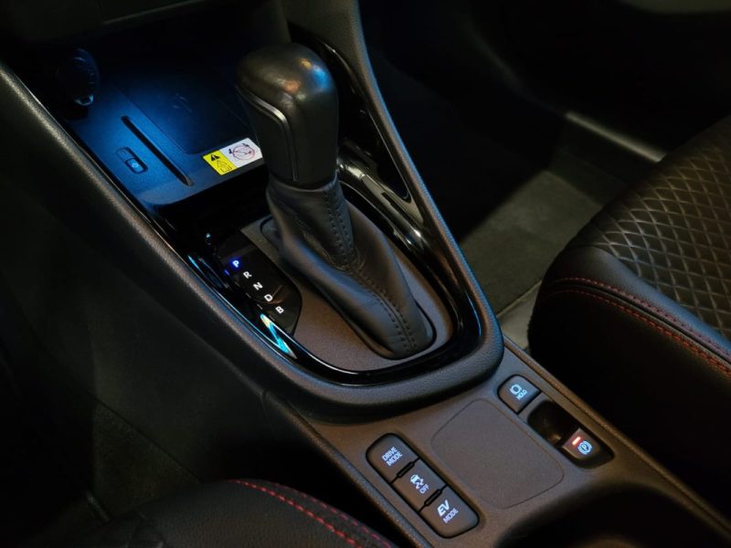 TOYOTA YARIS  IV 116H LA PREMIERES TOIT PANORAMIQUE / JBL / ANGLES MORTS / TETE HAUTE SUVI TOYOTA 