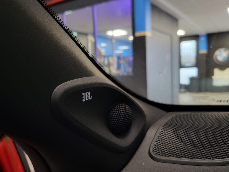 TOYOTA YARIS  IV 116H LA PREMIERES TOIT PANORAMIQUE / JBL / ANGLES MORTS / TETE HAUTE SUVI TOYOTA 