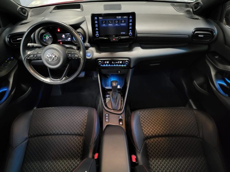 TOYOTA YARIS  IV 116H LA PREMIERES TOIT PANORAMIQUE / JBL / ANGLES MORTS / TETE HAUTE SUVI TOYOTA 