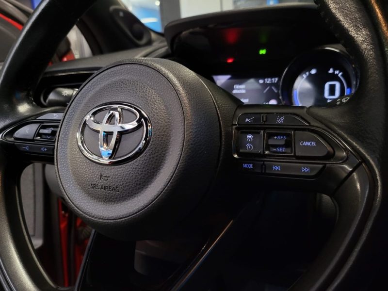 TOYOTA YARIS  IV 116H LA PREMIERES TOIT PANORAMIQUE / JBL / ANGLES MORTS / TETE HAUTE SUVI TOYOTA 