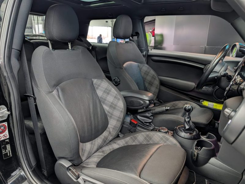 MINI COOPER 136Cv RED HOT CHILI