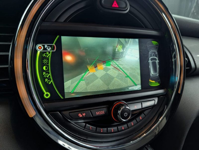 MINI COOPER 136Cv RED HOT CHILI