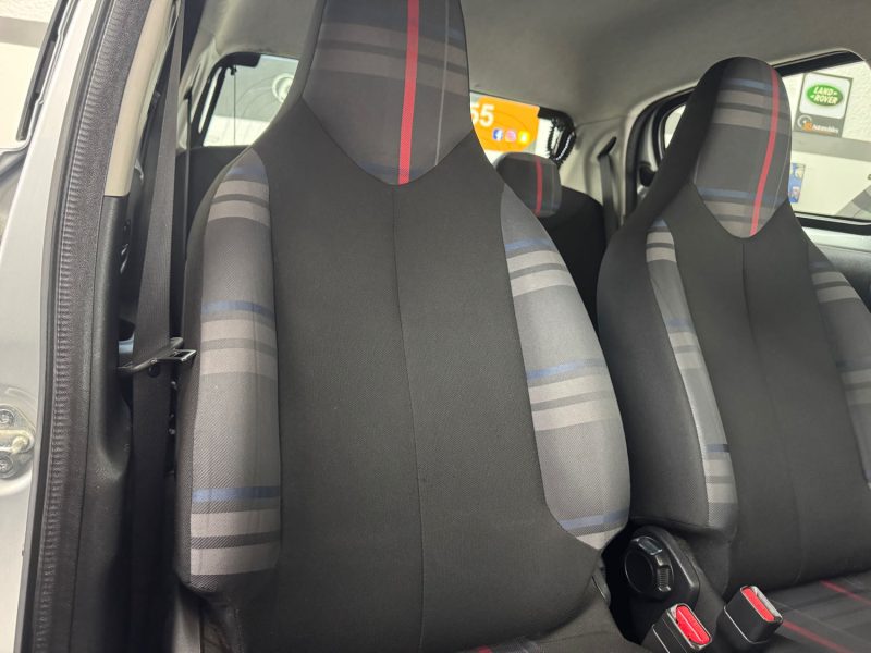 PEUGEOT 108 1.0 VTI 69 ch ENVY 5P GARANTIE 24 MOIS HISTORIQUE COMPLET 🇨🇵