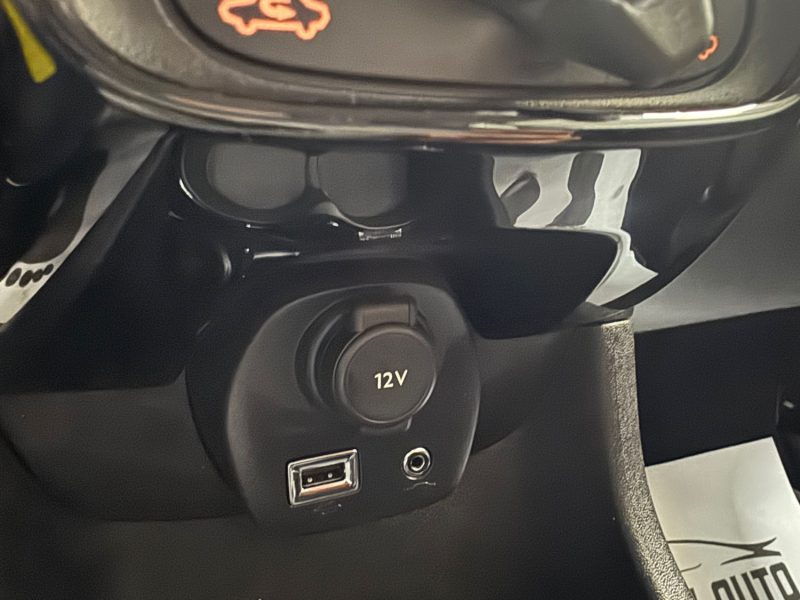 PEUGEOT 108 1.0 VTI 69 ch ENVY 5P GARANTIE 12 MOIS HISTORIQUE COMPLET 🇨🇵