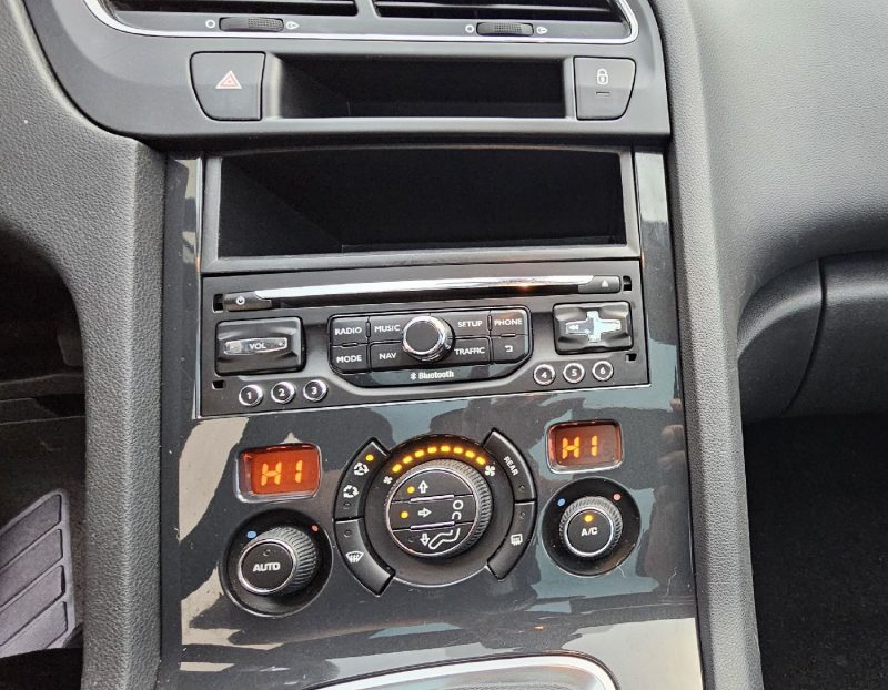 PEUGEOT 5008 1.6 BLUEHDI 120CH  STYLE 7 PLACES 