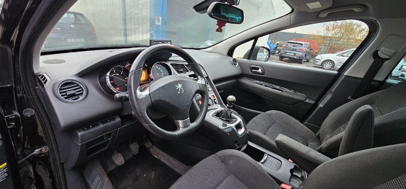 PEUGEOT 5008 1.6 BLUEHDI 120CH  STYLE 7 PLACES 