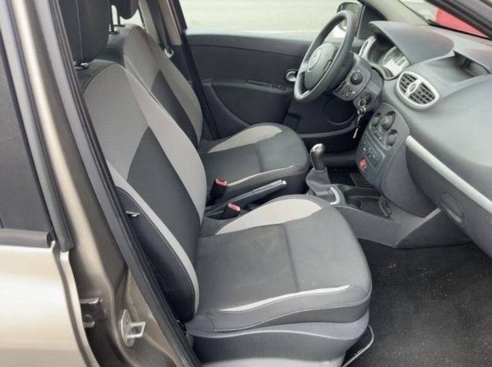 RENAULT CLIO III AUTHENTIQUE 1.2 16V 