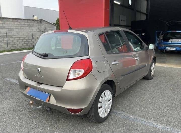RENAULT CLIO III AUTHENTIQUE 1.2 16V 