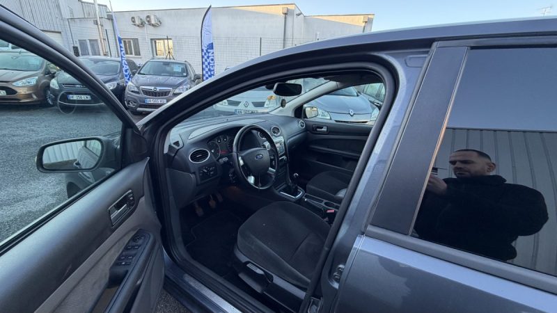 FORD FOCUS II 1.6 103Cv TDCI GHIA Garantie