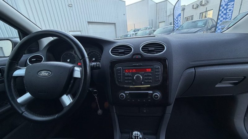 FORD FOCUS II 1.6 103Cv TDCI GHIA Garantie