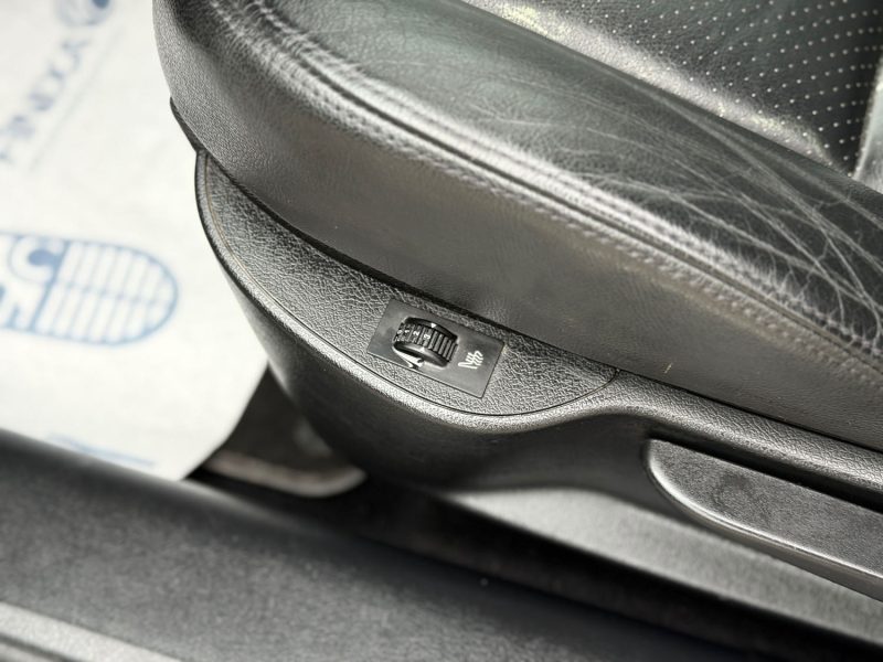 Peugeot 207 1.6 VTi 120ch Premium A – BOÎTE AUTO – Cuir – GPS – Bluetooth – Révisée & Garantie