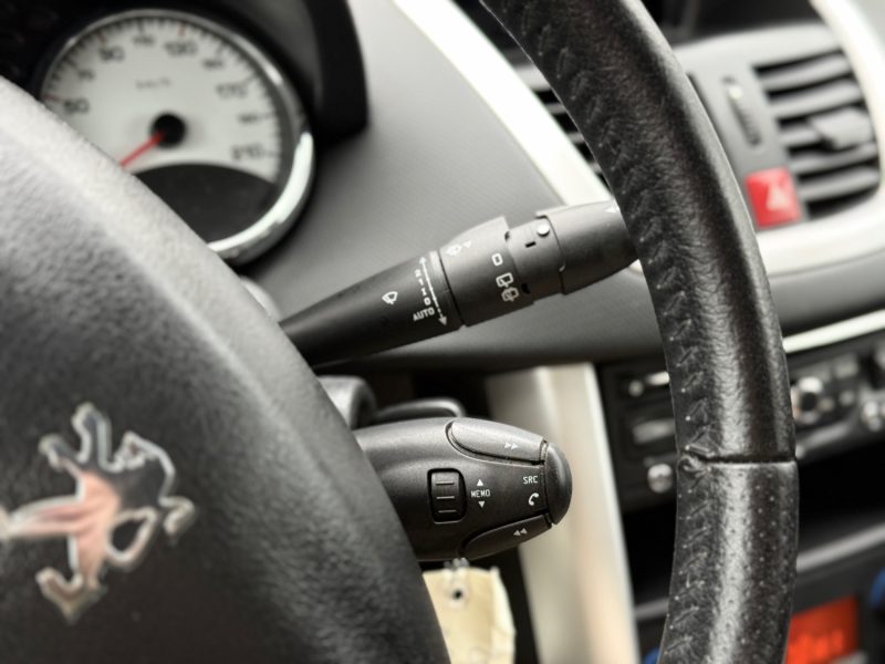 Peugeot 207 1.6 VTi 120ch Premium A – BOÎTE AUTO – Cuir – GPS – Bluetooth – Révisée & Garantie