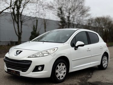 Peugeot 207 1.6 VTi 120ch Premium A – BOÎTE AUTO – Cuir – GPS – Bluetooth – Révisée & Garantie