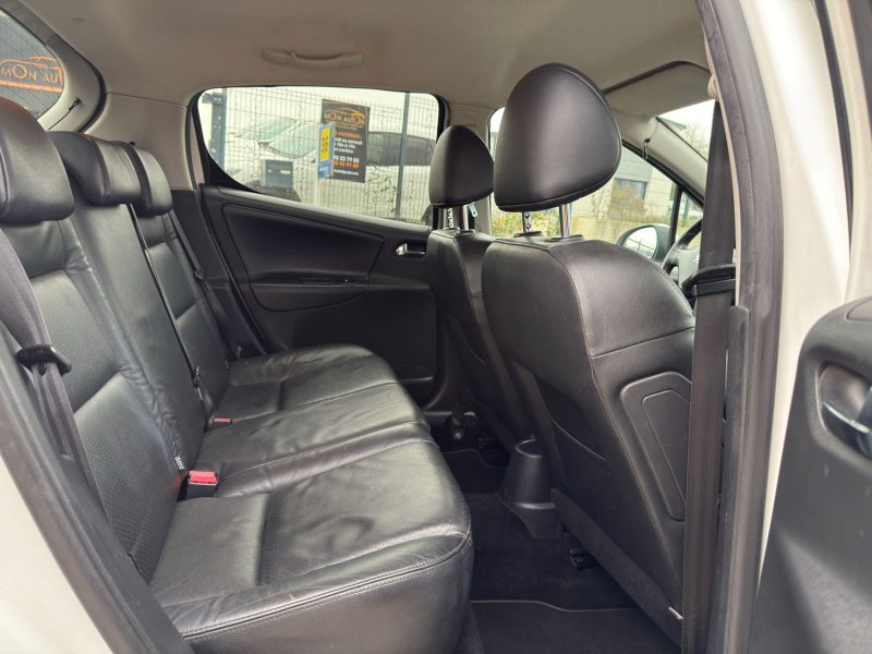 Peugeot 207 1.6 VTi 120ch Premium A – BOÎTE AUTO – Cuir – GPS – Bluetooth – Révisée & Garantie