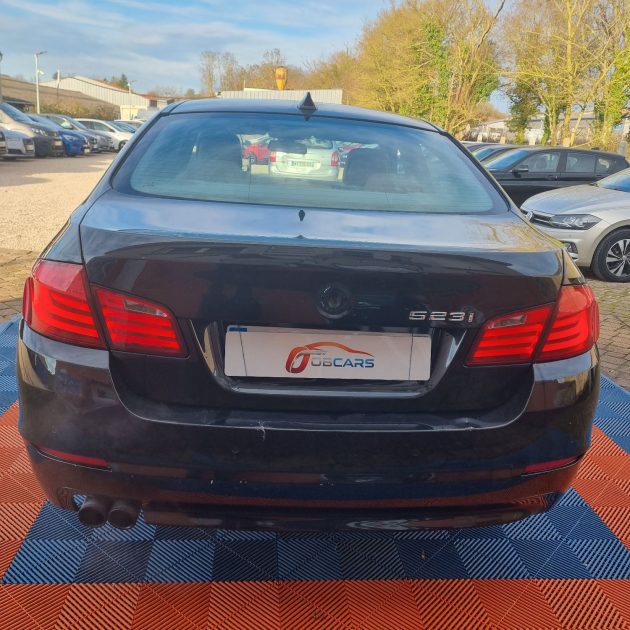 B.M.W. SERIE 5 523I CONFORT 2010