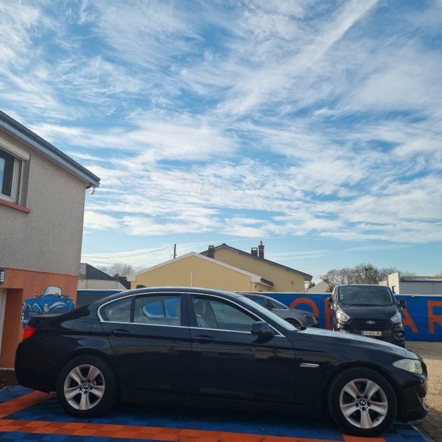 B.M.W. SERIE 5 523I CONFORT 2010