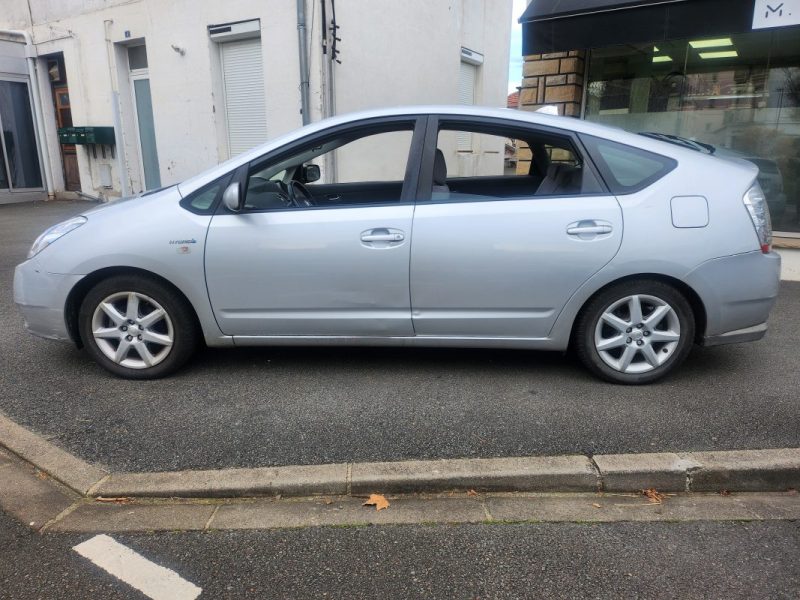 TOYOTA PRIUS LINEA SOL