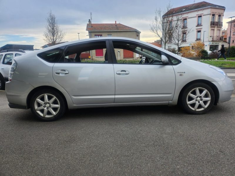 TOYOTA PRIUS LINEA SOL