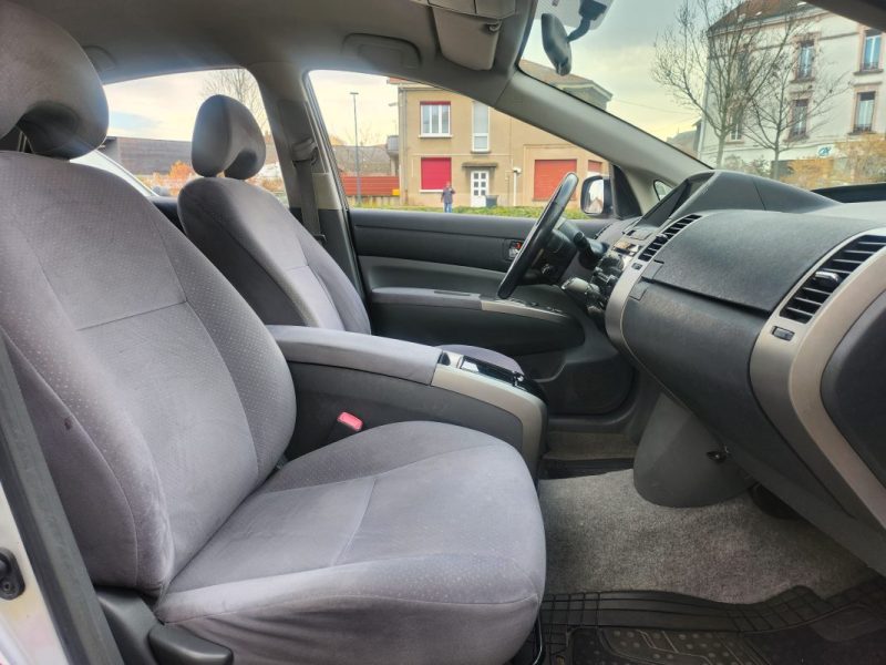 TOYOTA PRIUS LINEA SOL