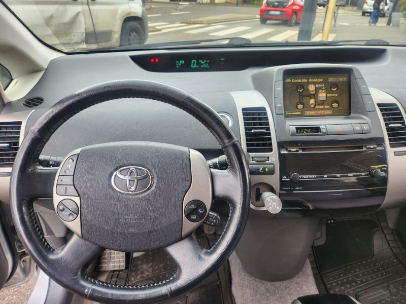 TOYOTA PRIUS LINEA SOL