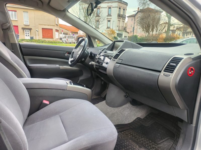 TOYOTA PRIUS LINEA SOL