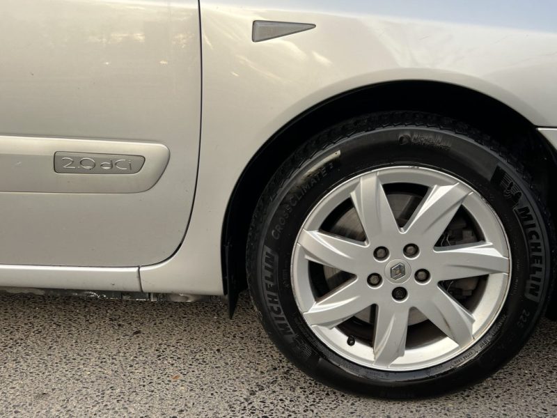 RENAULT ESPACE GRAND 4 IV PHASE 2 - 25TH 2.0 DCI 150 Cv 7 PLACES TOIT PANORAMIQUE GPS ECRAN DVD BVM6