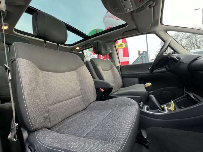 RENAULT ESPACE GRAND 4 IV PHASE 2 - 25TH 2.0 DCI 150 Cv 7 PLACES TOIT PANORAMIQUE GPS ECRAN DVD BVM6