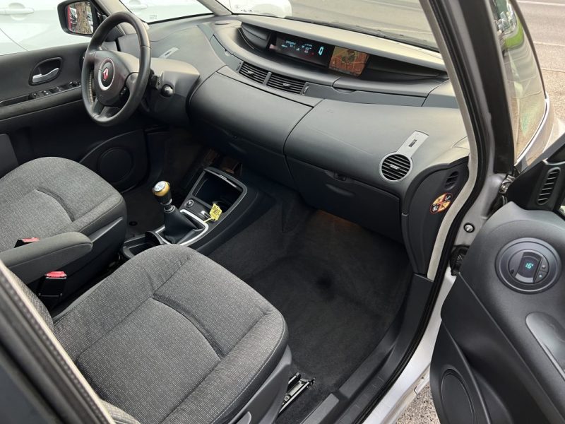 RENAULT ESPACE GRAND 4 IV PHASE 2 - 25TH 2.0 DCI 150 Cv 7 PLACES TOIT PANORAMIQUE GPS ECRAN DVD BVM6