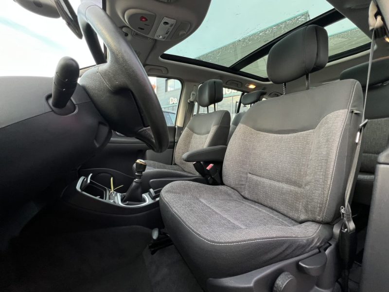 RENAULT ESPACE GRAND 4 IV PHASE 2 - 25TH 2.0 DCI 150 Cv 7 PLACES TOIT PANORAMIQUE GPS ECRAN DVD BVM6