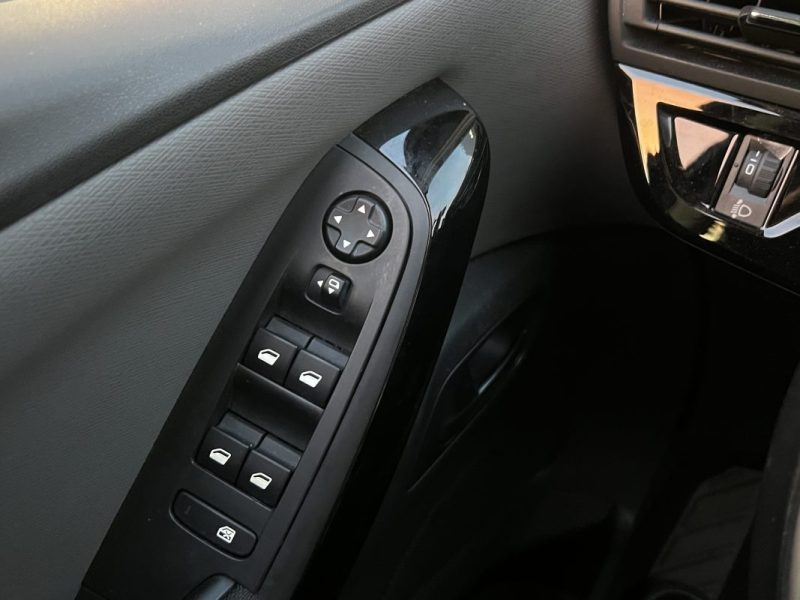 CITROEN C4 PICASSO II 1.2 130 Cv BOITE AUTOMATIQUE / APPLE CARPLAY & ANDROID CAMERA - GARANTIE 1 AN