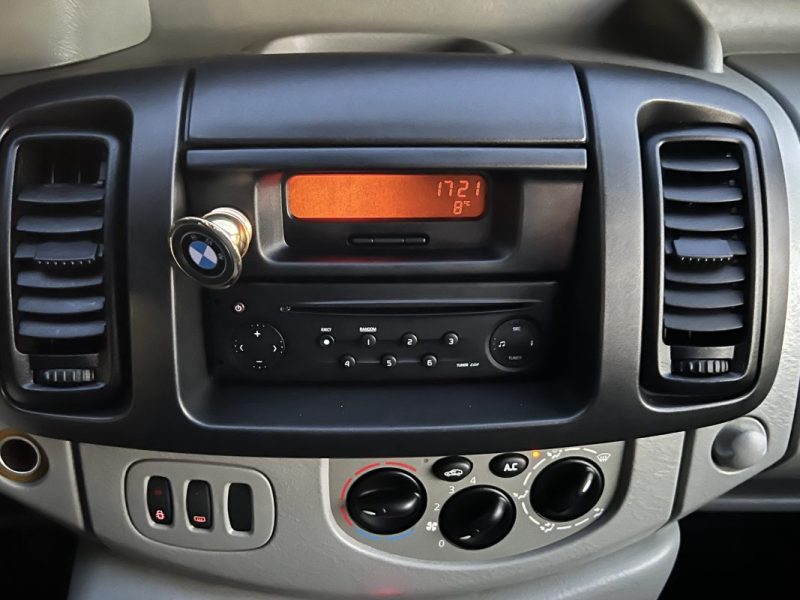 RENAULT TRAFIC COMBI 1.9 DCI 100 Cv 1ERE MAIN / 9 PLACES CLIMATISATION - GARANTIE 1 AN