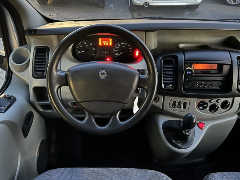 RENAULT TRAFIC COMBI 1.9 DCI 100 Cv 1ERE MAIN / 9 PLACES CLIMATISATION - GARANTIE 1 AN