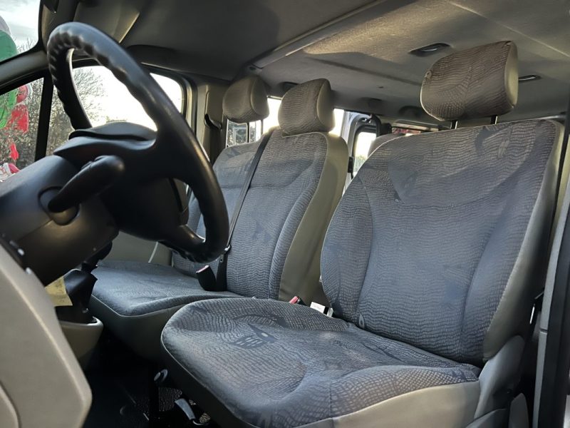 RENAULT TRAFIC COMBI 1.9 DCI 100 Cv 1ERE MAIN / 9 PLACES CLIMATISATION - GARANTIE 1 AN