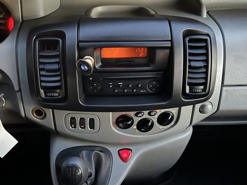 RENAULT TRAFIC COMBI 1.9 DCI 100 Cv 1ERE MAIN / 9 PLACES CLIMATISATION - GARANTIE 1 AN