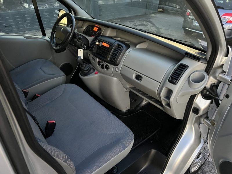 RENAULT TRAFIC COMBI 1.9 DCI 100 Cv 1ERE MAIN / 9 PLACES CLIMATISATION - GARANTIE 1 AN