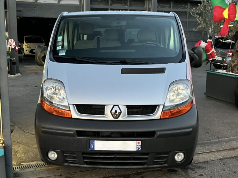 RENAULT TRAFIC COMBI 1.9 DCI 100 Cv 1ERE MAIN / 9 PLACES CLIMATISATION - GARANTIE 1 AN