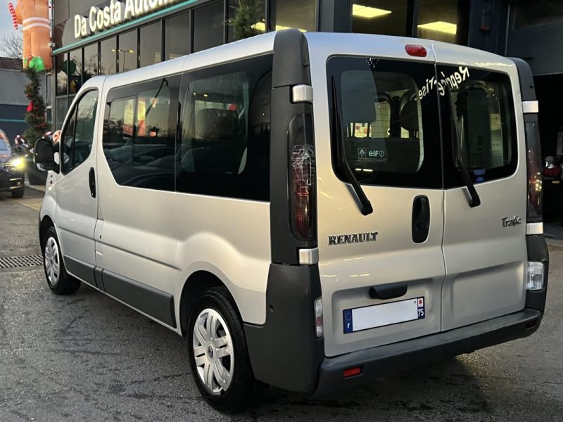 RENAULT TRAFIC COMBI 1.9 DCI 100 Cv 1ERE MAIN / 9 PLACES CLIMATISATION - GARANTIE 1 AN