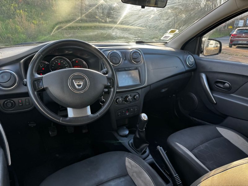 DACIA SANDERO STEPWAY EN L'ETAT POUR PRO DEMARRE ET ROULE