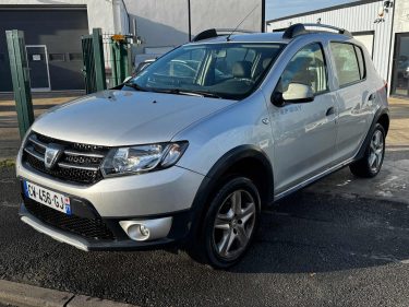 DACIA SANDERO STEPWAY EN L'ETAT POUR PRO DEMARRE ET ROULE