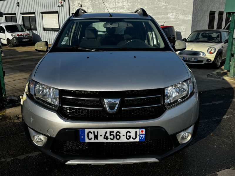 DACIA SANDERO STEPWAY EN L'ETAT POUR PRO DEMARRE ET ROULE