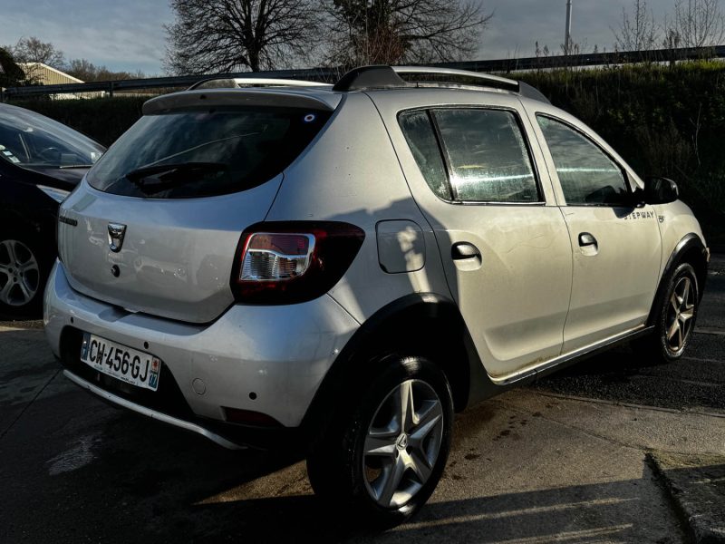 DACIA SANDERO STEPWAY EN L'ETAT POUR PRO DEMARRE ET ROULE